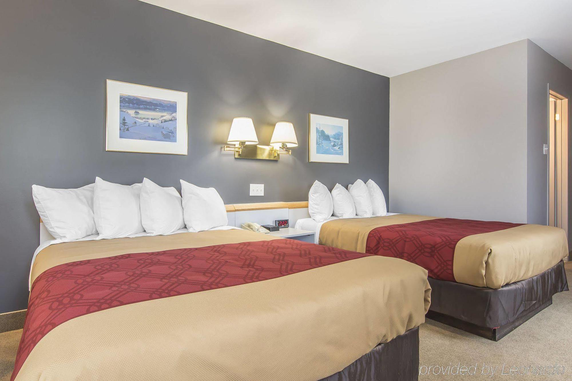 Hotel Econo 2*